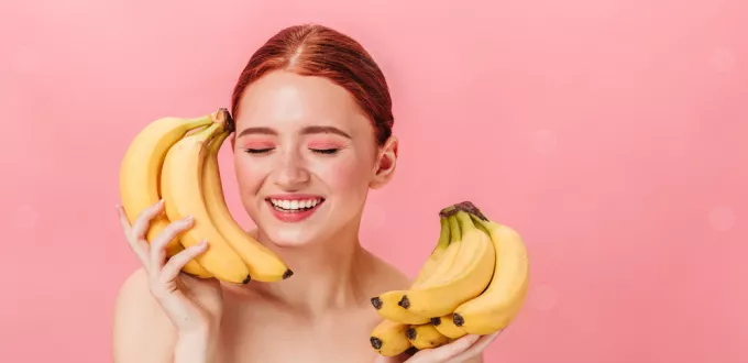 هل قشور الموز تبيض الوجه؟