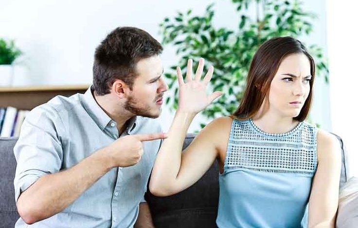 كيفية التعامل مع الزوج الذي يتجاهل زوجته