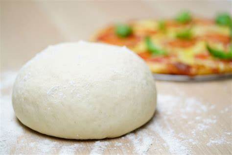 طريقة عمل عجينة البيتزا